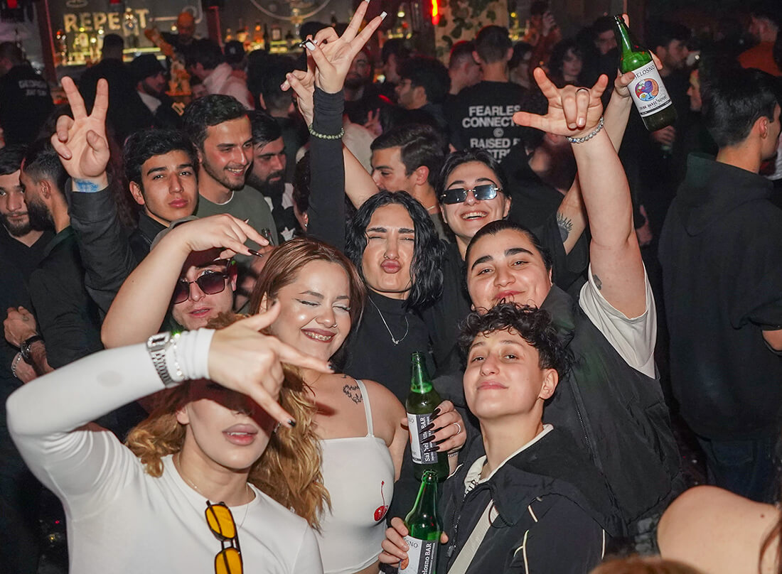 Sakhelosno BAR vibes