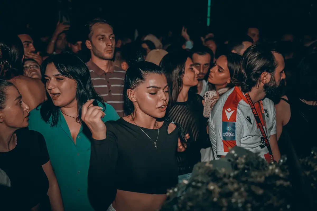 Friends partying together at Sakhelosno