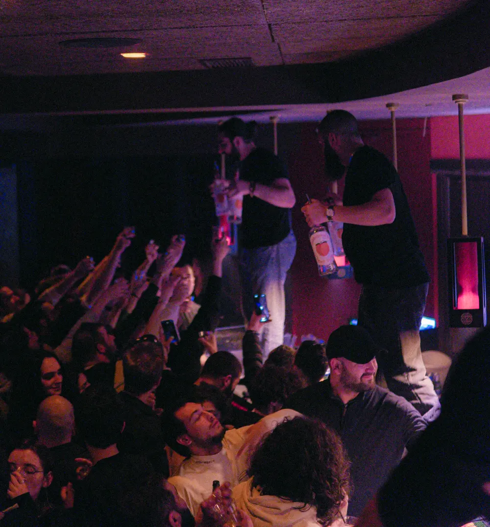Guest riding above the crowd at Sakhelosno BAR tonight